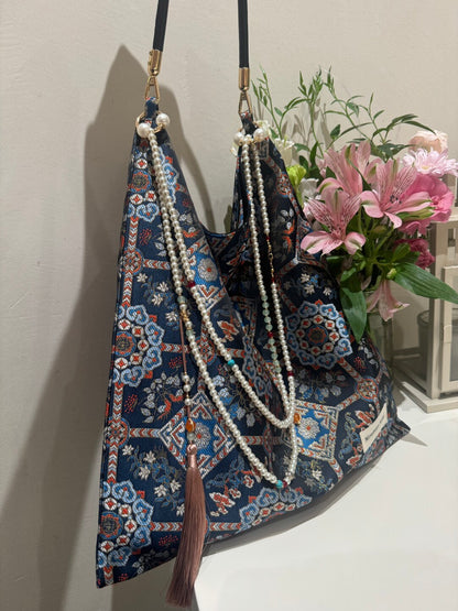[Chinoiserie] Immortal Herb Pattern Beaded Tassel Silk Bag