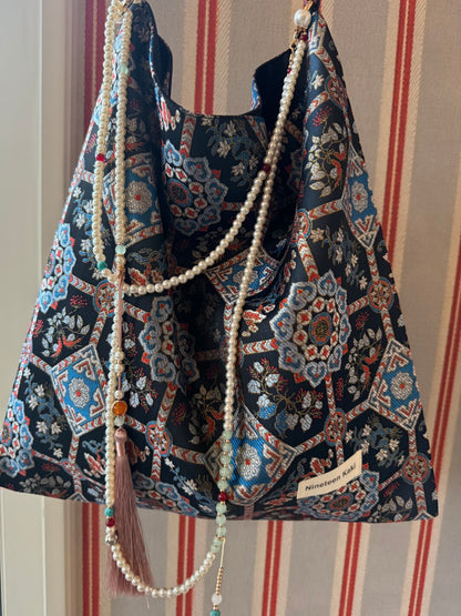 [Chinoiserie] Immortal Herb Pattern Beaded Tassel Silk Bag