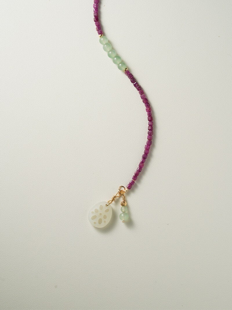 [Chinoiserie] Jade Lotus Pendant Ruby Beaded Bracelet