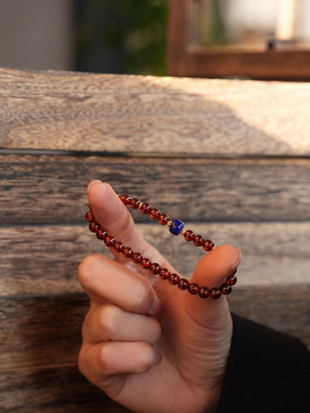 「Chinoiserie」Lapis Lazuli Garnet Beaded Bracelet