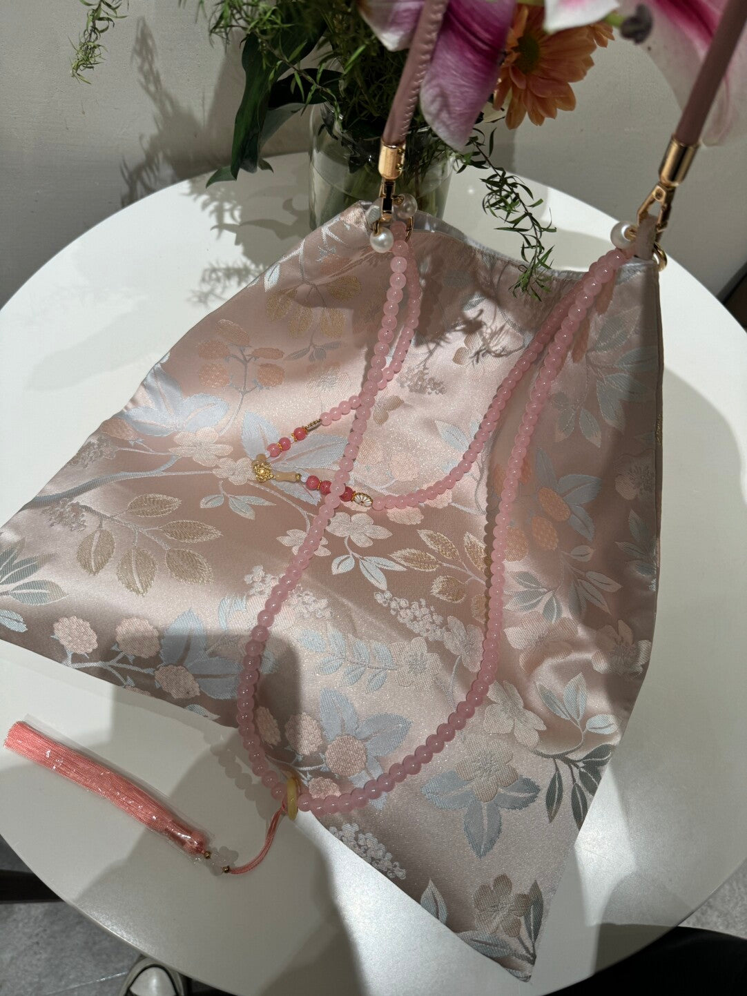 [Chinoiserie] Light Pink Lychee Pattern Beaded Tassel Silk Bag