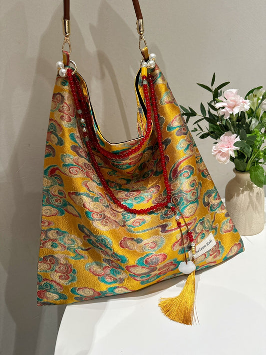 [Chinoiserie] Luxury Auspicious Clouds Beaded Tassel Silk Bag