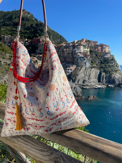 [Chinoiserie] Luxury Loulan Pavilion Pattern Red Beads Tassel Silk Bag