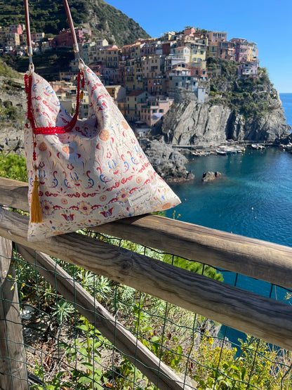 [Chinoiserie] Luxury Loulan Pavilion Pattern Red Beads Tassel Silk Bag