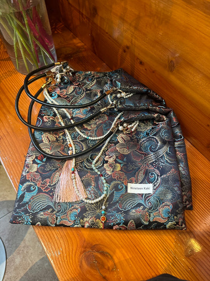 [Chinoiserie] Luxury Phoenix Tail Pearl Beaded Tassel Silk Bag