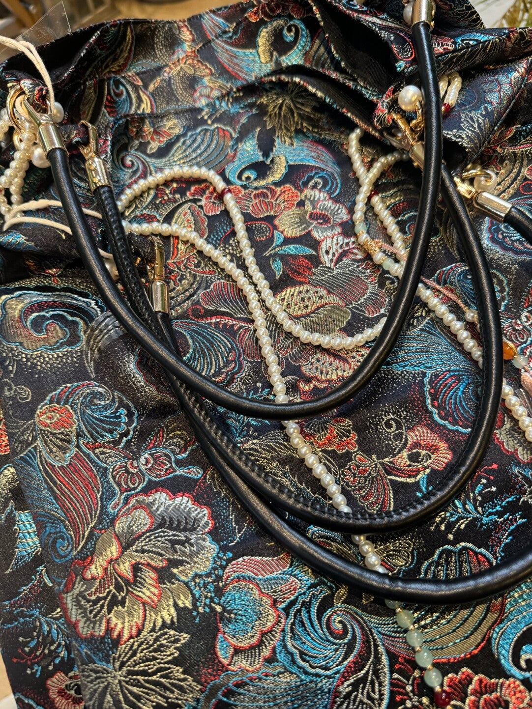 [Chinoiserie] Luxury Phoenix Tail Pearl Beaded Tassel Silk Bag