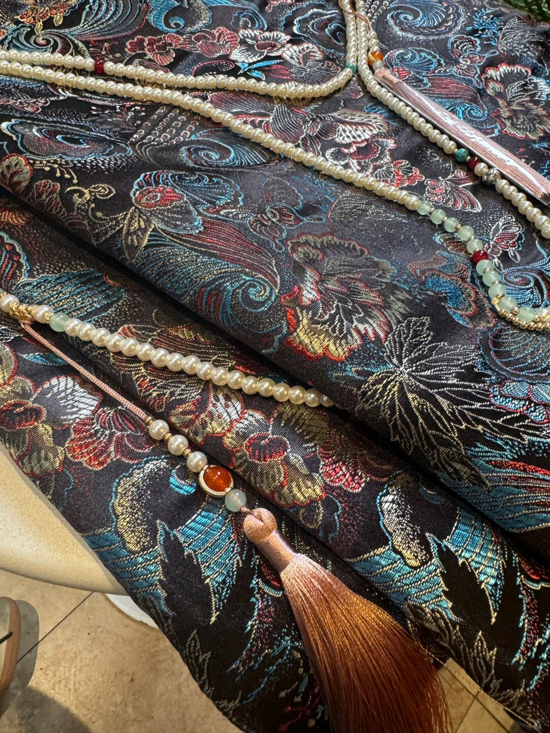 [Chinoiserie] Luxury Phoenix Tail Pearl Beaded Tassel Silk Bag