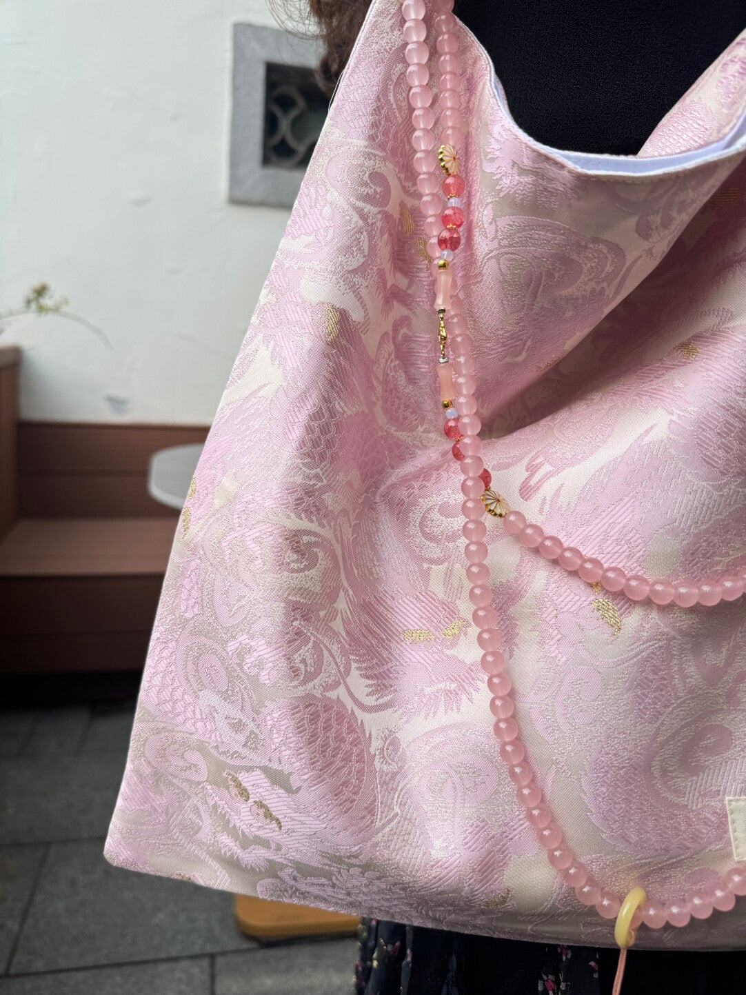 [Chinoiserie] Luxury Pink Dragon Pattern Beads Tassel Silk Bag