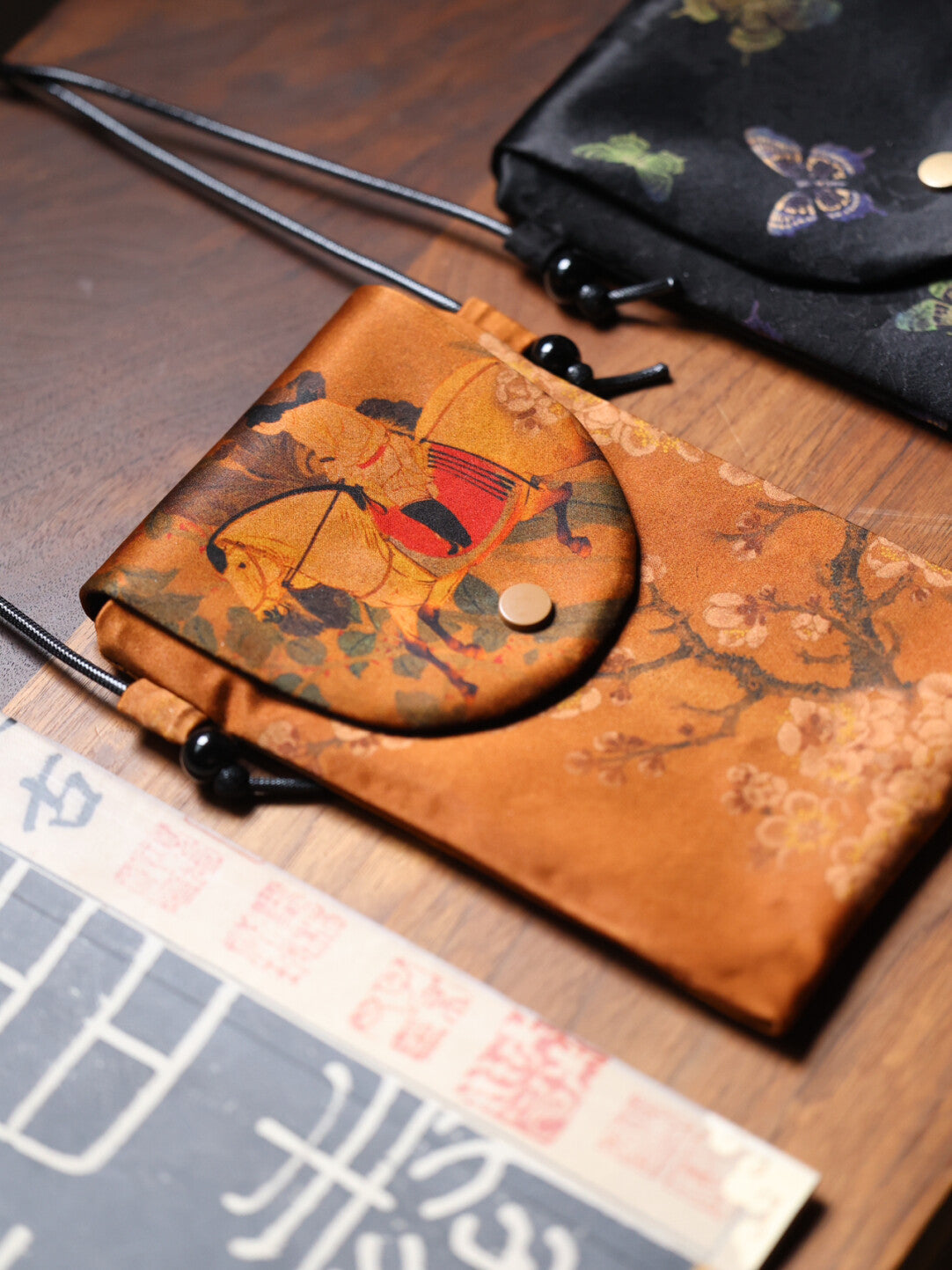 [Chinoiserie] Luxury Silk Magnet Phone Pouch