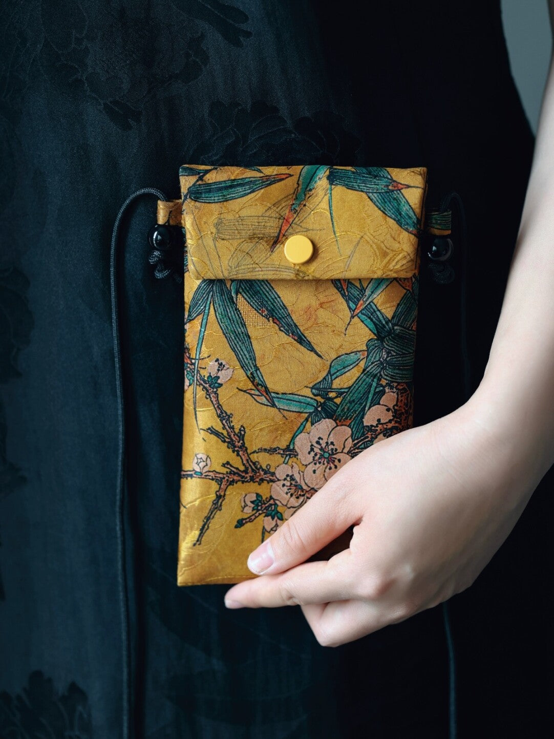 [Chinoiserie] Luxury Silk Magnet Phone Pouch
