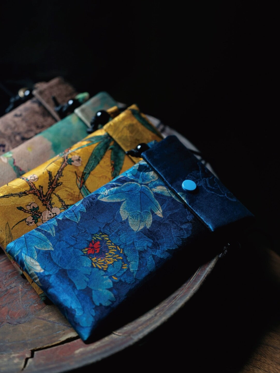 [Chinoiserie] Luxury Silk Magnet Phone Pouch
