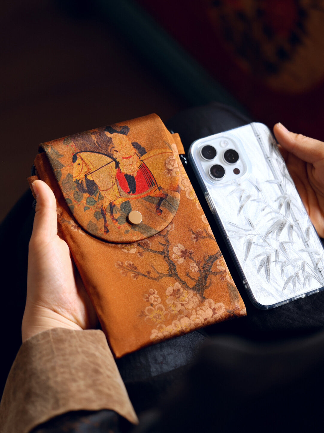 [Chinoiserie] Luxury Silk Magnet Phone Pouch