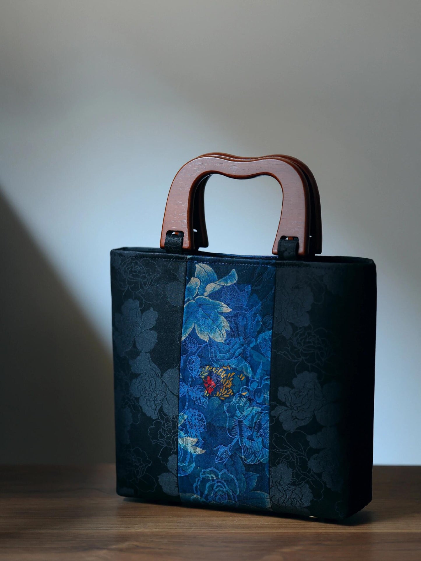 [Chinoiserie] Luxury Silk Wooden Handle Tote Bag