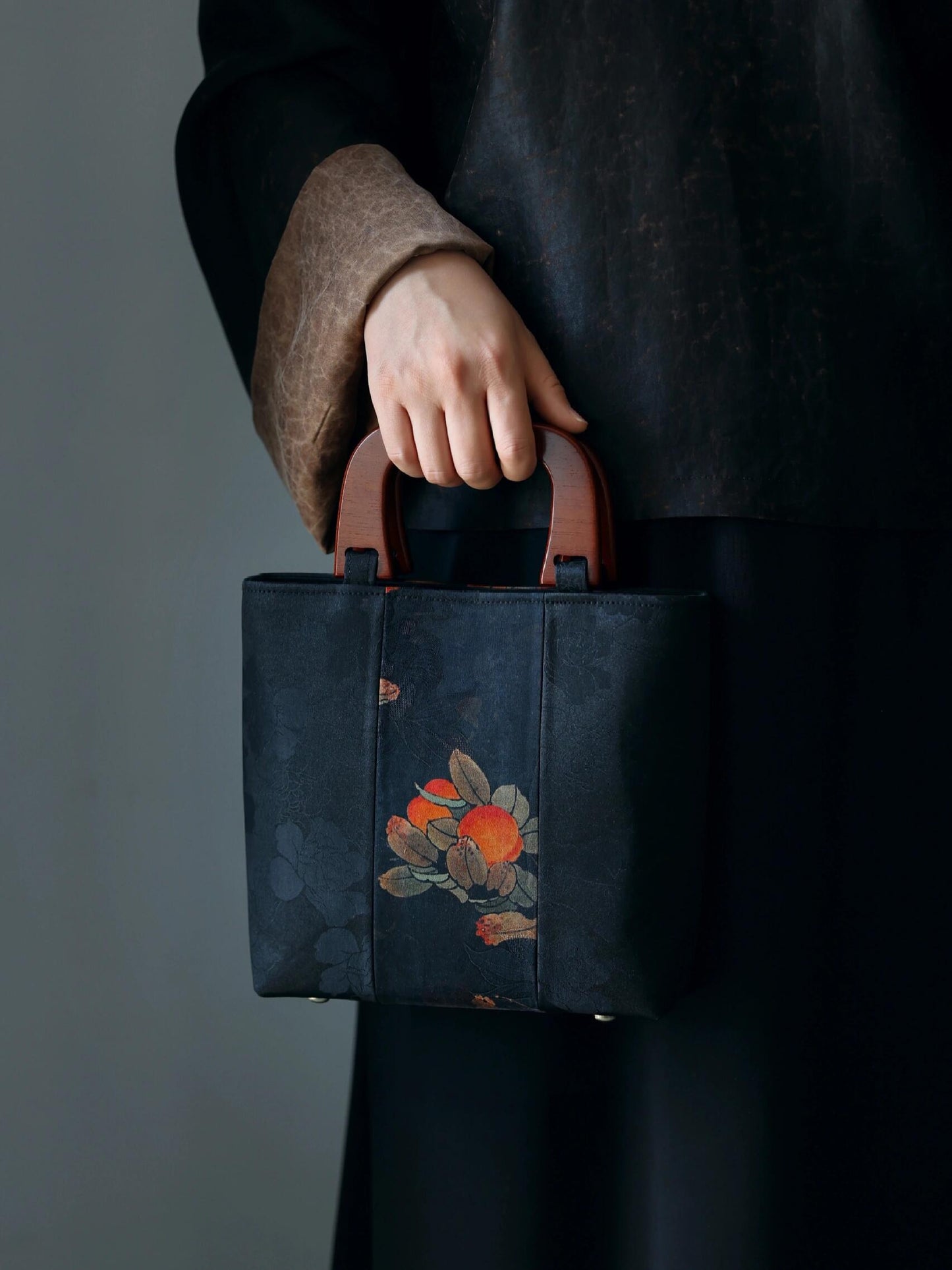 [Chinoiserie] Luxury Silk Wooden Handle Tote Bag