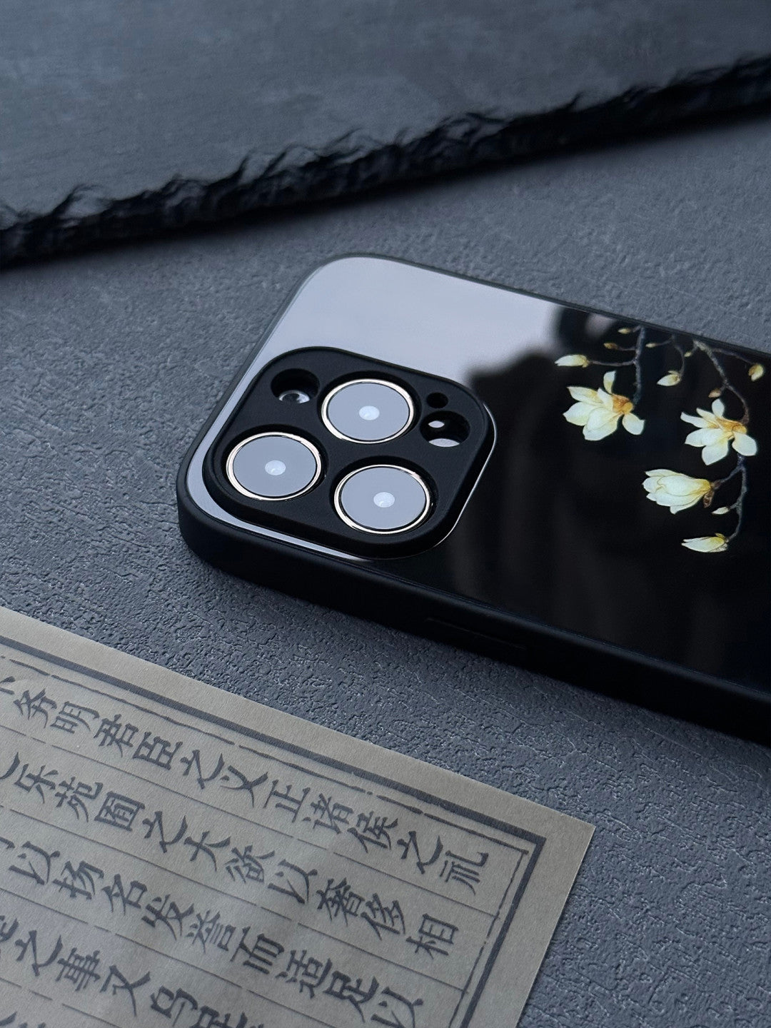 「Chinoiserie」Magnolias Printed Phone Case