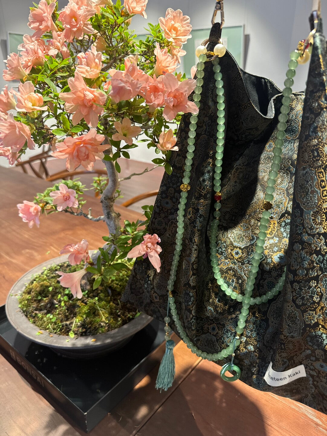 [Chinoiserie] Oriental Style Pattern Beaded Tassel Silk Bag