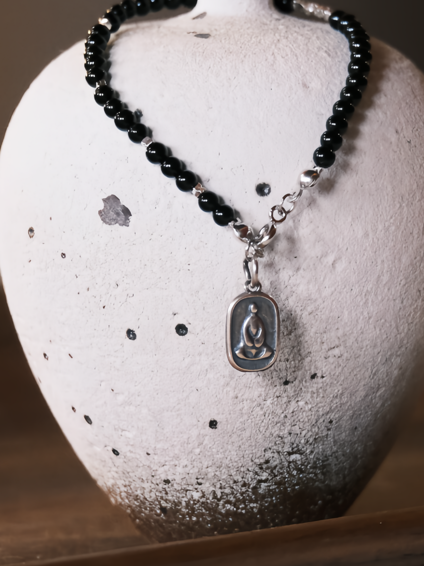 「Chinoiserie」Peace Talisman Silver Black Agate Beaded Bracelet