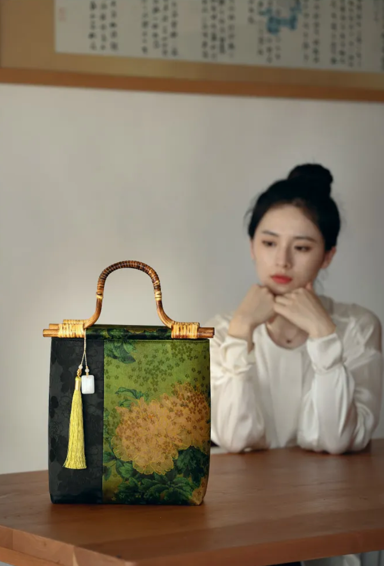 [Chinoiserie] Peony Bamboo Handle Handbag