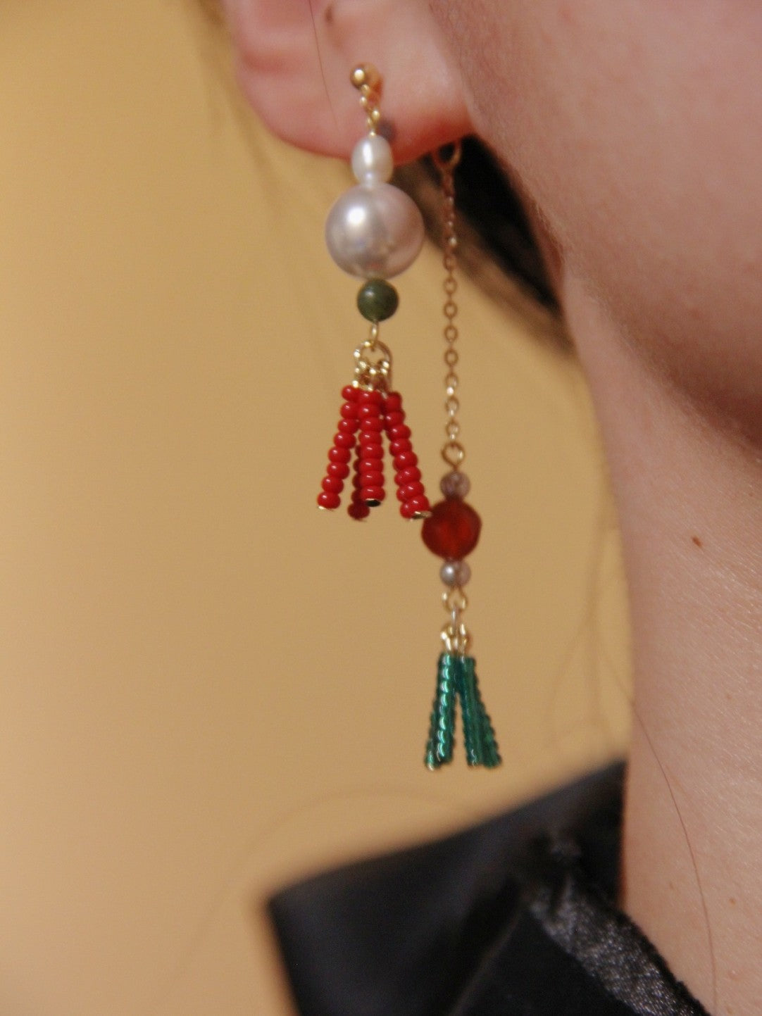 「Chinoiserie」 Red Green Tassel Beaded Drop Pearl Earrings