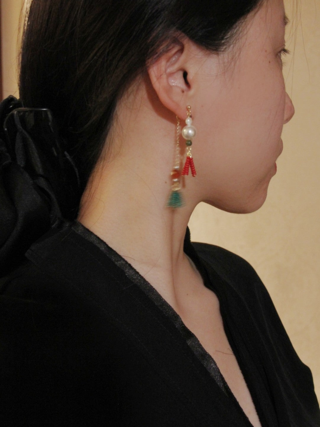 「Chinoiserie」 Red Green Tassel Beaded Drop Pearl Earrings