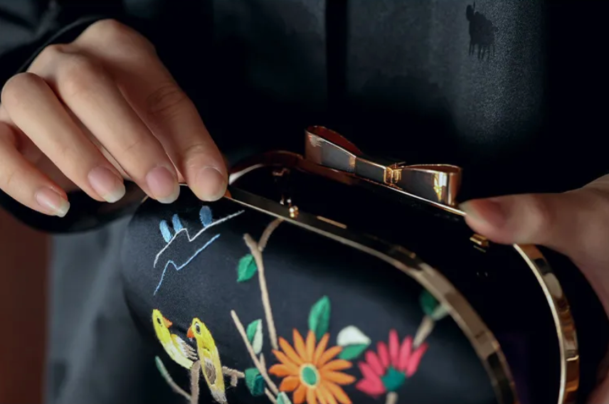 [Chinoiserie] Retro Embroidery Clutch Bag