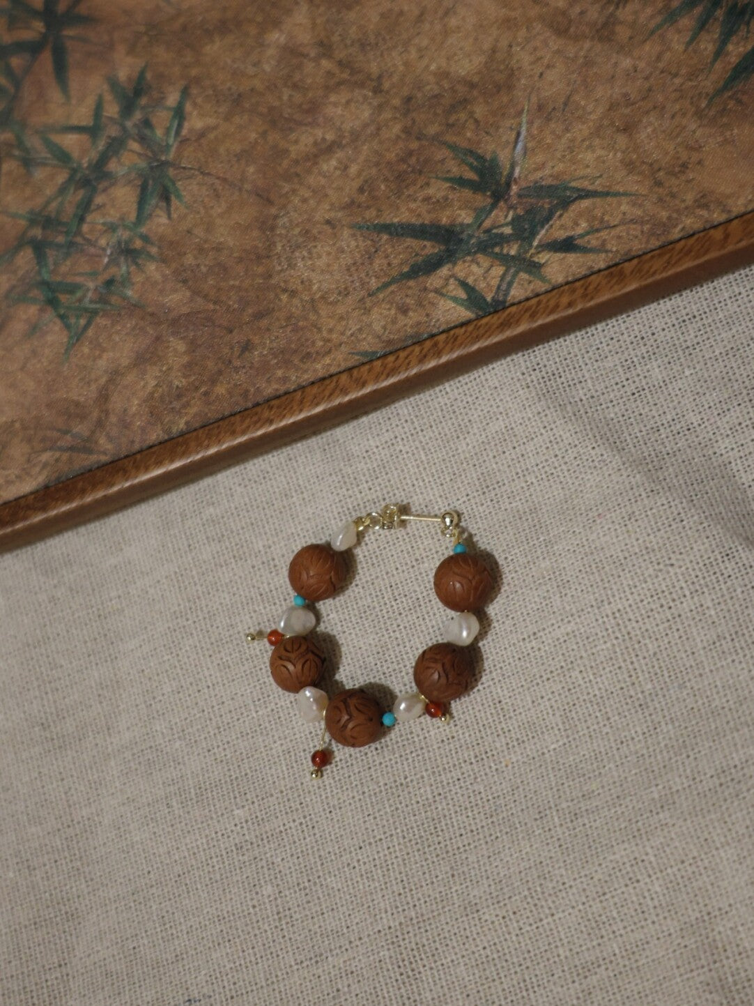 「Chinoiserie」Sandalwood Pearl Beaded Earrings