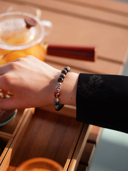 「Chinoiserie」Silver Pixiu Amber Beaded Bracelet