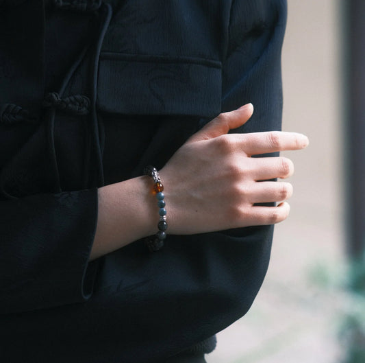 「Chinoiserie」Silver Pixiu Amber Beaded Bracelet
