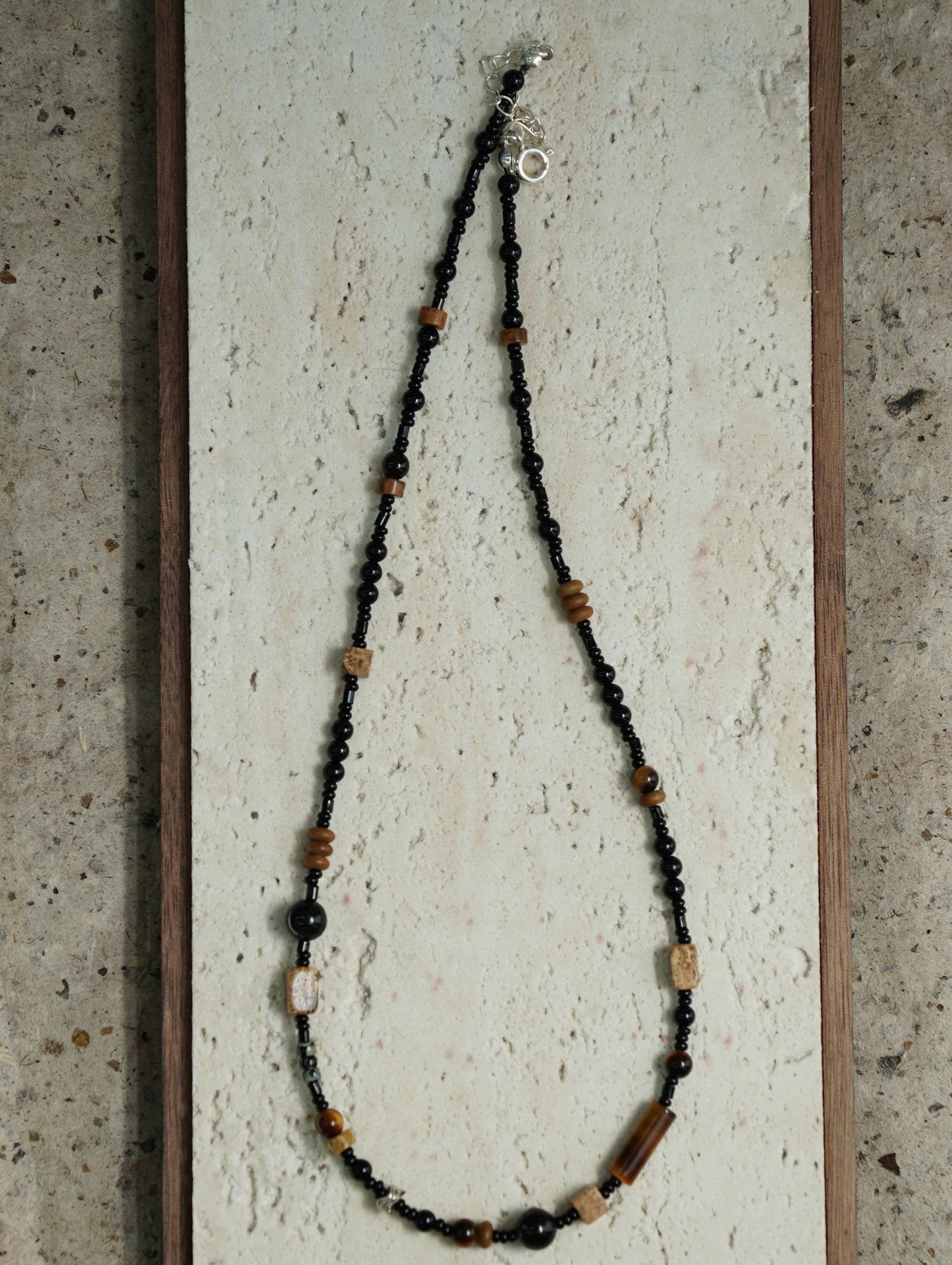 「Chinoiserie」Silver Safe And Sound Pendant Beaded Bracelet