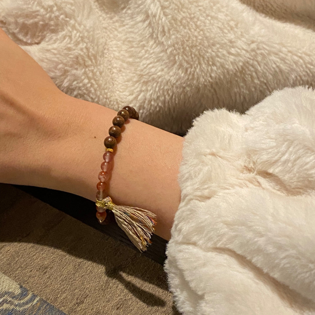 「Chinoiserie」South Red Agate Sandalwood Beaded Bracelet