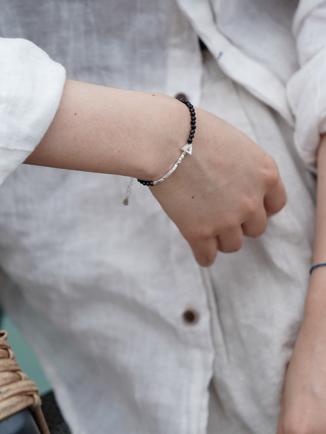 「Chinoiserie」Square Circle Black Spinel Beaded Bracelet