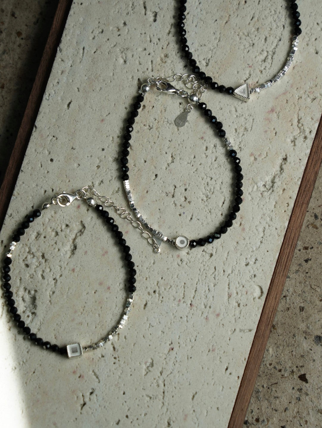 「Chinoiserie」Square Circle Black Spinel Beaded Bracelet