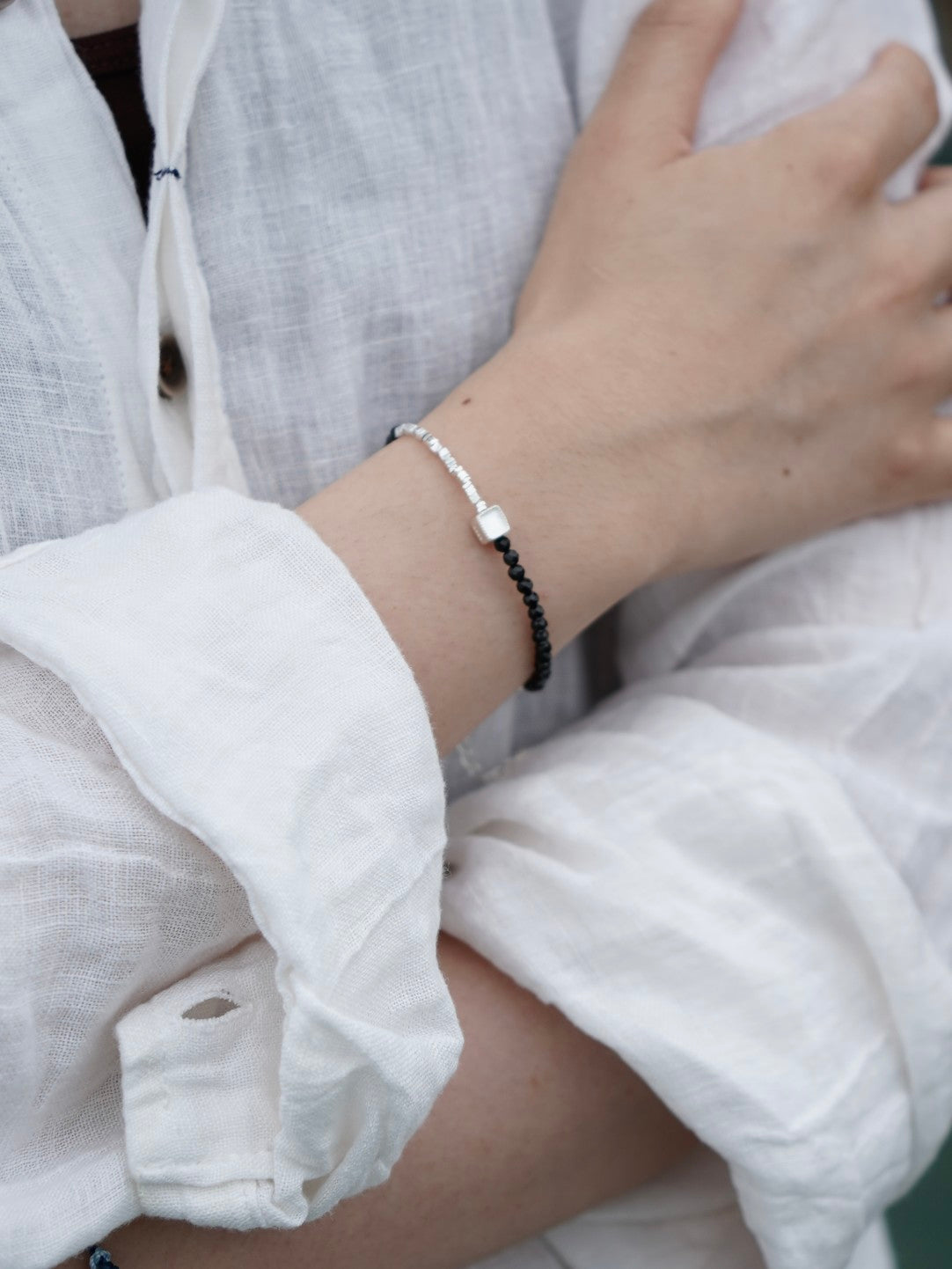 「Chinoiserie」Square Circle Black Spinel Beaded Bracelet