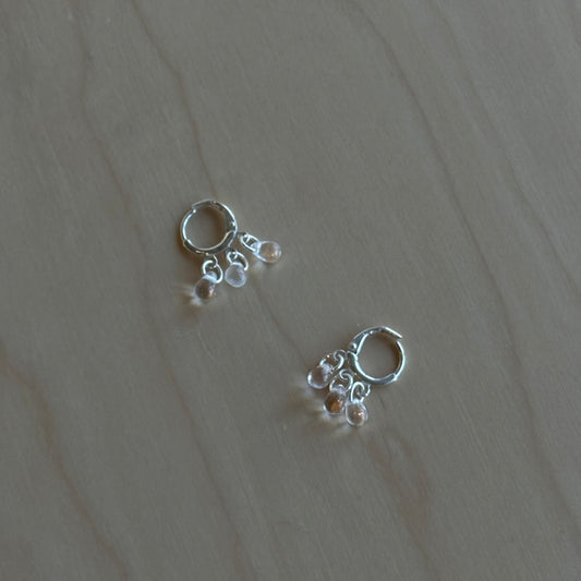 「Chinoiserie」Three Tear Drop Czech Beads Huggie Earrings