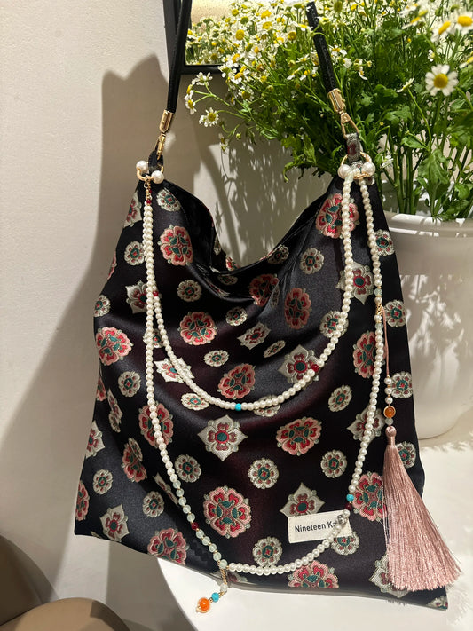 [Chinoiserie] Traditional Floral  Beaded Tassel Silk Bag | Bag | Three Fleas