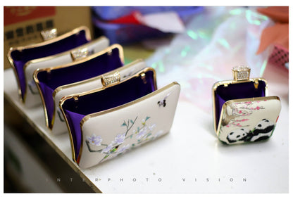 [Chinoiserie] White Magnolia Double Side Embroidery Clutch Bag