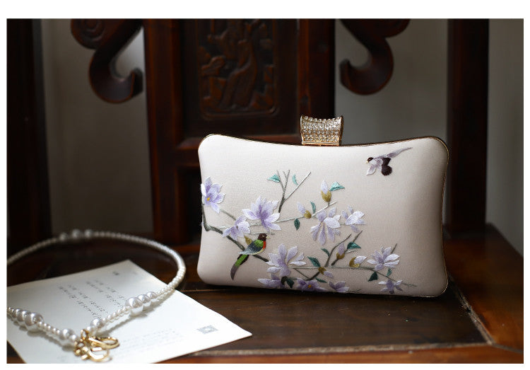 [Chinoiserie] White Magnolia Double Side Embroidery Clutch Bag