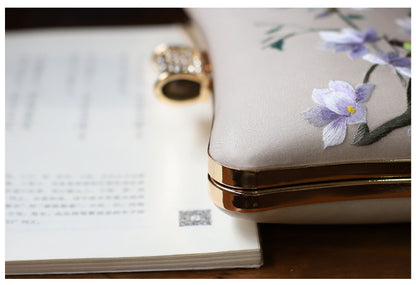 [Chinoiserie] White Magnolia Double Side Embroidery Clutch Bag