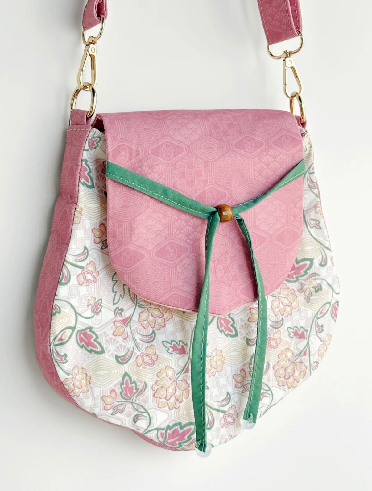 [Chinoiserie]Pink Classic Pattern Pentagonal Flap Crossbody Bag