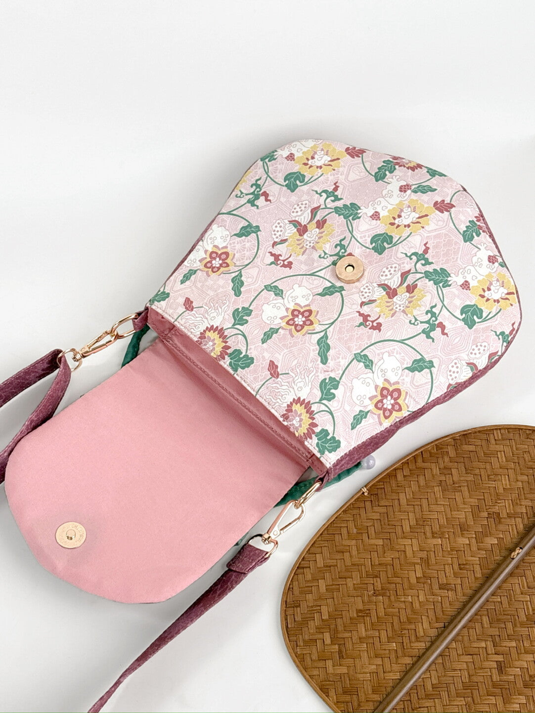 [Chinoiserie]Pink Classic Pattern Pentagonal Flap Crossbody Bag