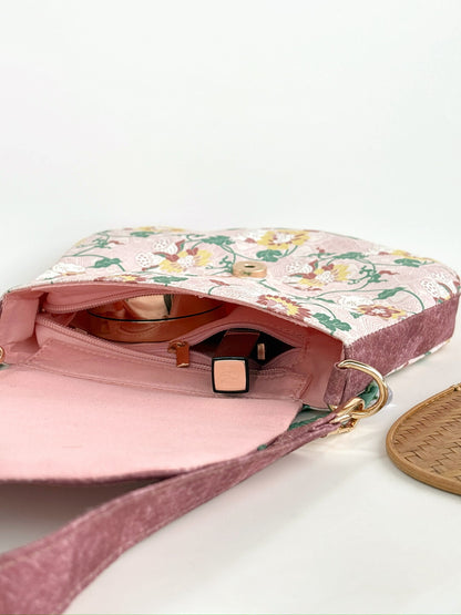 [Chinoiserie]Pink Classic Pattern Pentagonal Flap Crossbody Bag