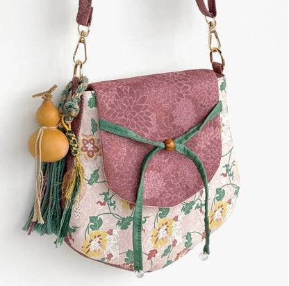 [Chinoiserie] Classic Pattern Pentagonal Flap Crossbody Bag