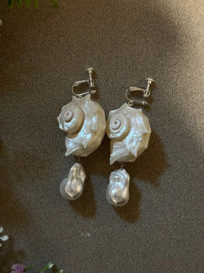 Conch Tear Earrings