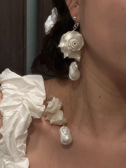 Conch Tear Earrings