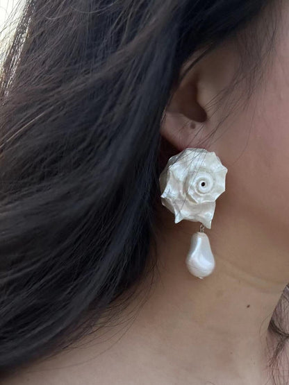 Conch Tear Earrings