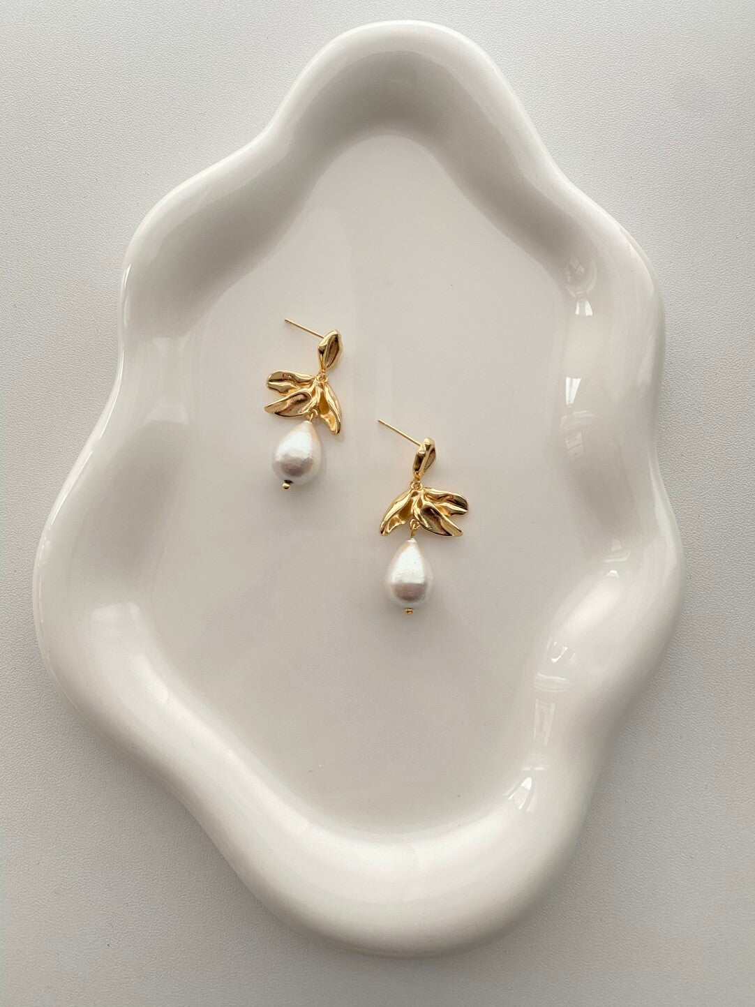 Cotton Pearl Earrings