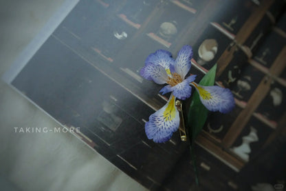 Cowhide Iris Brooch
