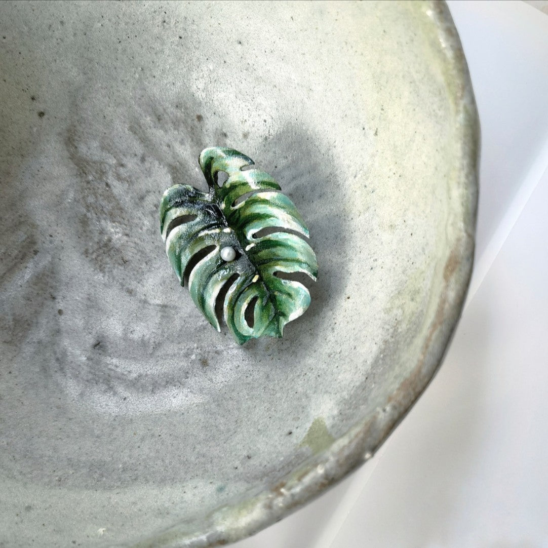 monstera deliciosa earrings Cowhide Monstera Deliciosa Earrings | Jewelry