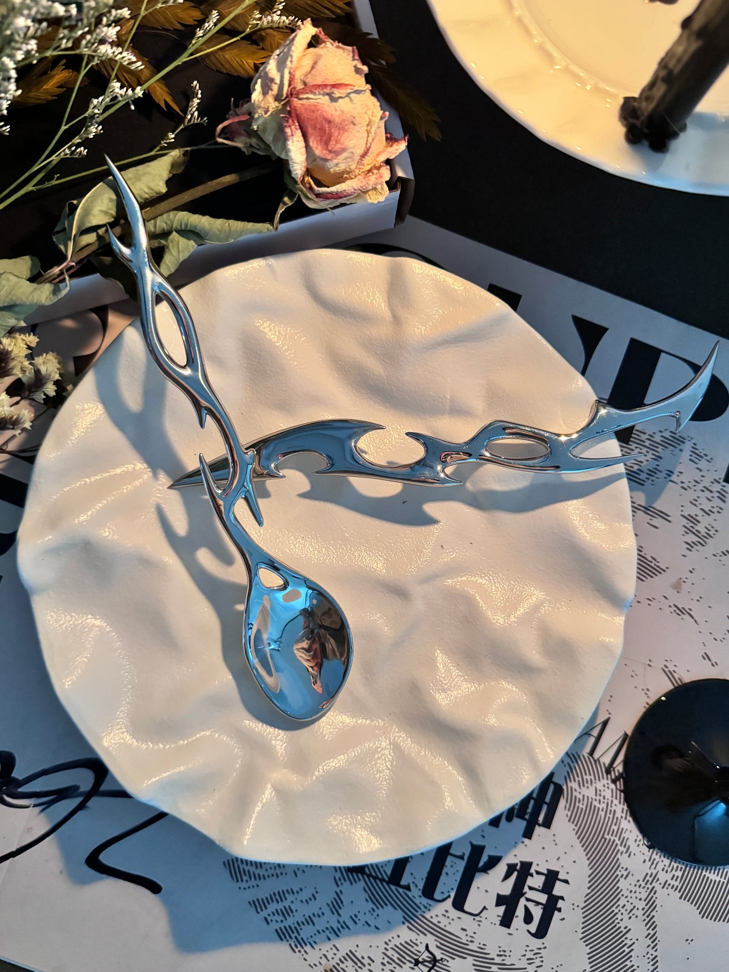 Cyber Rune Futuristic Design Cutlery