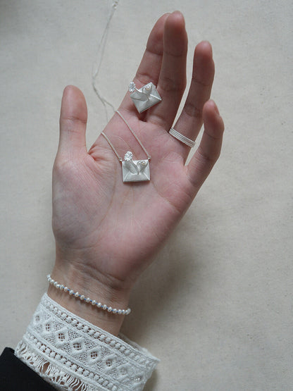 Daisy‘s Letter Silver Necklace